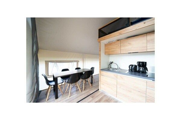Untagged - Glampingtent Luxe 6 in Otterlo (1)