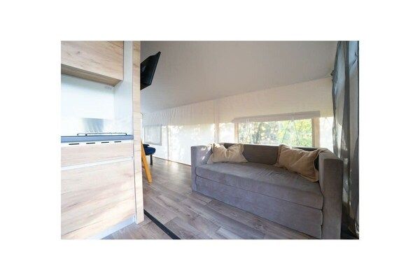 Untagged - Glampingtent Luxe 6 in Otterlo (4)