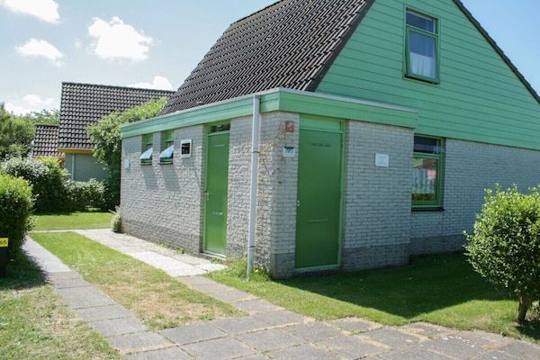 Untagged - Meeuw Julianadorp Strandslag 165 in Julianadorp (4)