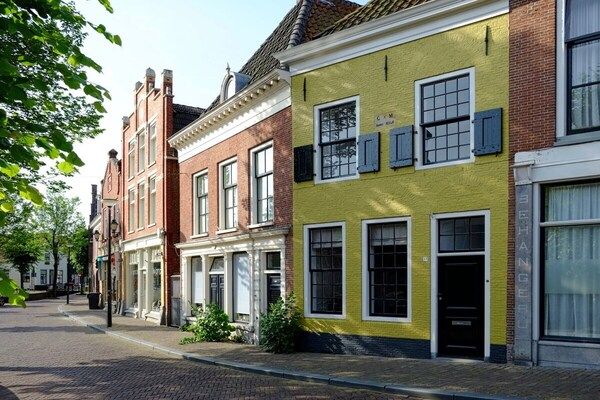 Untagged - Huisje aan de Gracht in Franeker (1)