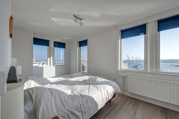 Slaapkamer - Comfortabel appartement in Ouddorp in Ouddorp (4)