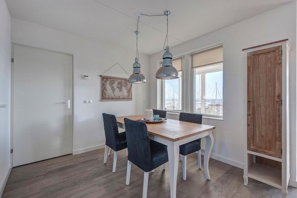 Eetkamer - Comfortabel appartement in Ouddorp in Ouddorp (3)