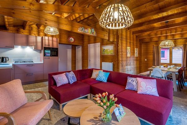 Woonkamer - Bungalow in Hoogerheide met omheind terras in Hoogerheide (4)