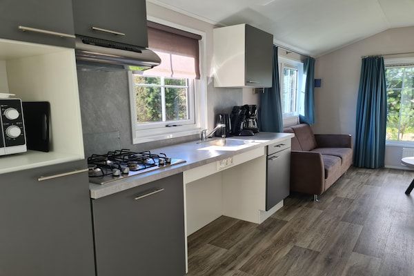 Keuken - Ruim chalet geschikt voor gasten met een beperking in Den Burg (2)