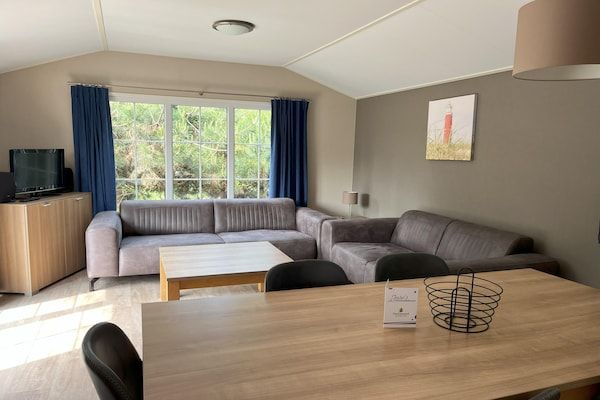 Woonkamer - Fijne Villetta op hartje Texel in Den Burg (2)