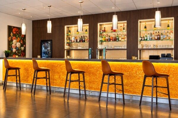 HotelFacilitiesAndServices - Sunday Hotel Amsterdam Airport Schiphol - Superior King Room - Rookvrij in Badhoevedorp, (4)