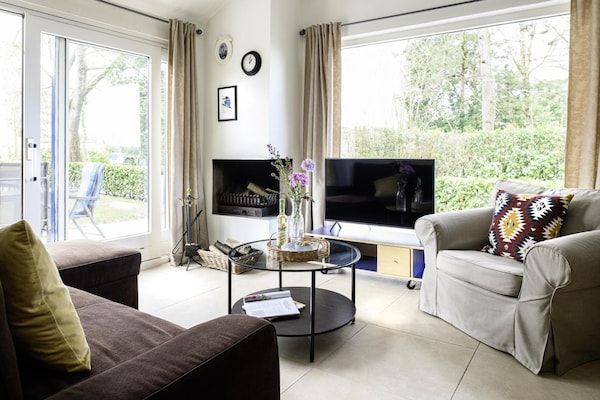 Bungalowpark Rien van den Broeke Village 1 in Nieuw-Loosdrecht - Foto 1 van 30