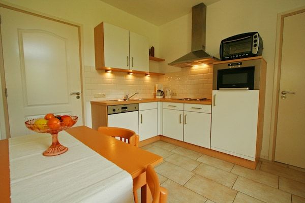 Keuken - Verblijf bij Boerderij Wijlre in Wijlre (3)