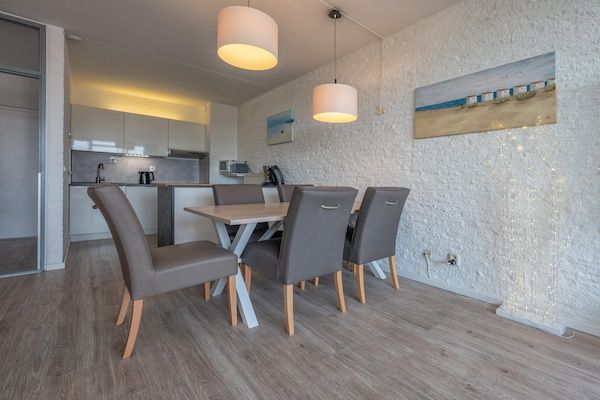 Eetkamer - Luxe glampingvakantie in Bruinisse (3)