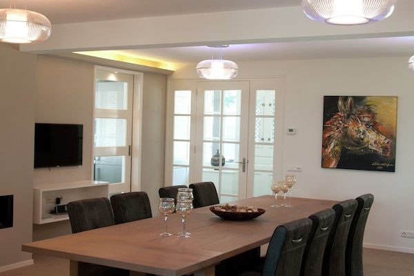 Eetkamer - Landhuis in Nijensleek met Sauna en Tuin in Nijensleek (2)