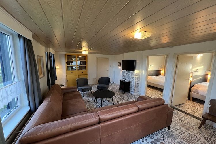 De woonkamer van Bi-j Moppe Door in Nederweert Eind