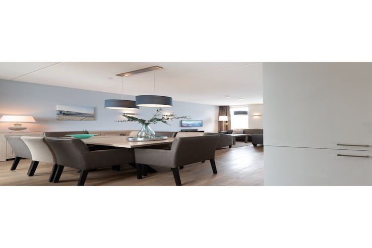 De eetkamer van Zeeuwse Pracht Kindervilla in Colijnsplaat