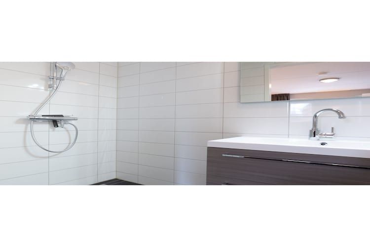 De badkamer van Zeeuwse Pracht Kindervilla in Colijnsplaat