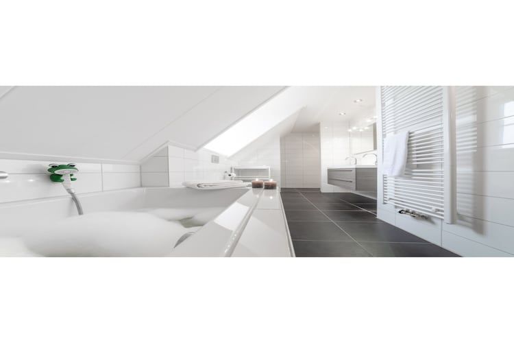 De badkamer van Zeeuwse Pracht Kindervilla in Colijnsplaat