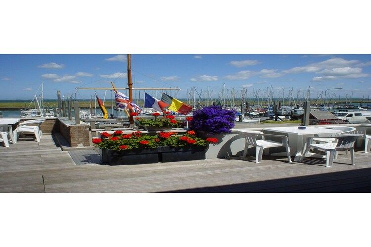 De omgeving van Luxe Beveland met zwembad  sauna in Colijnsplaat