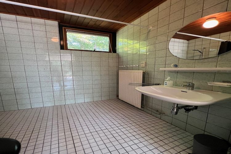 De badkamer van Bungalow 69 in Stramproy