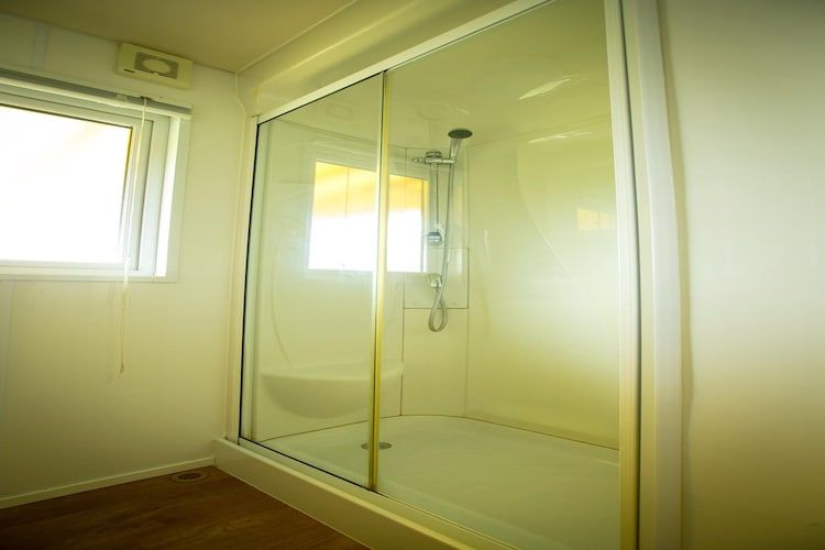 De badkamer van Recreatiepark Duinhoeve 4 in Udenhout