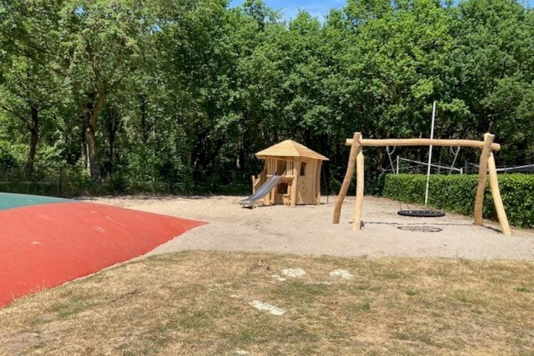 Parkfaciliteiten bij Recreatiepark Duinhoeve 9 in Udenhout