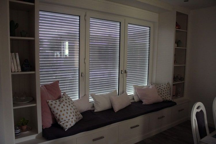 De eetkamer van Villa Grenszicht in Megchelen