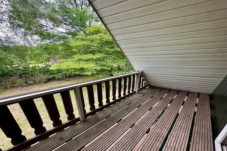 Het terras van Boslaan 1 in Gramsbergen