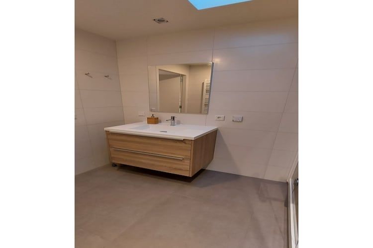 De badkamer van Oosterpark 76 - Oostkapelle in Oostkapelle