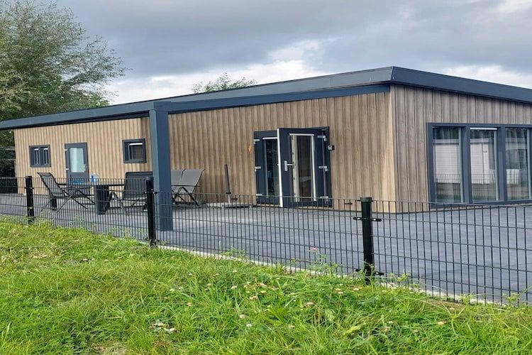 De buitenkant van Brabants Weelde 33 in Molenschot