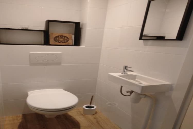 De badkamer van Scheldeveste 118 Zwin Breskens in Breskens